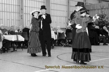 Seniorennachmittag 2013 Tanzclub Massenbachhausen, Auftritt alte Tänze, Dezember 2013, Seniorennachmittag, Massenbachhausen