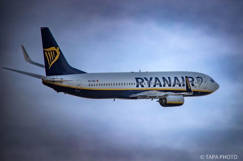 Billund Airport Ryanair Boeing B-737