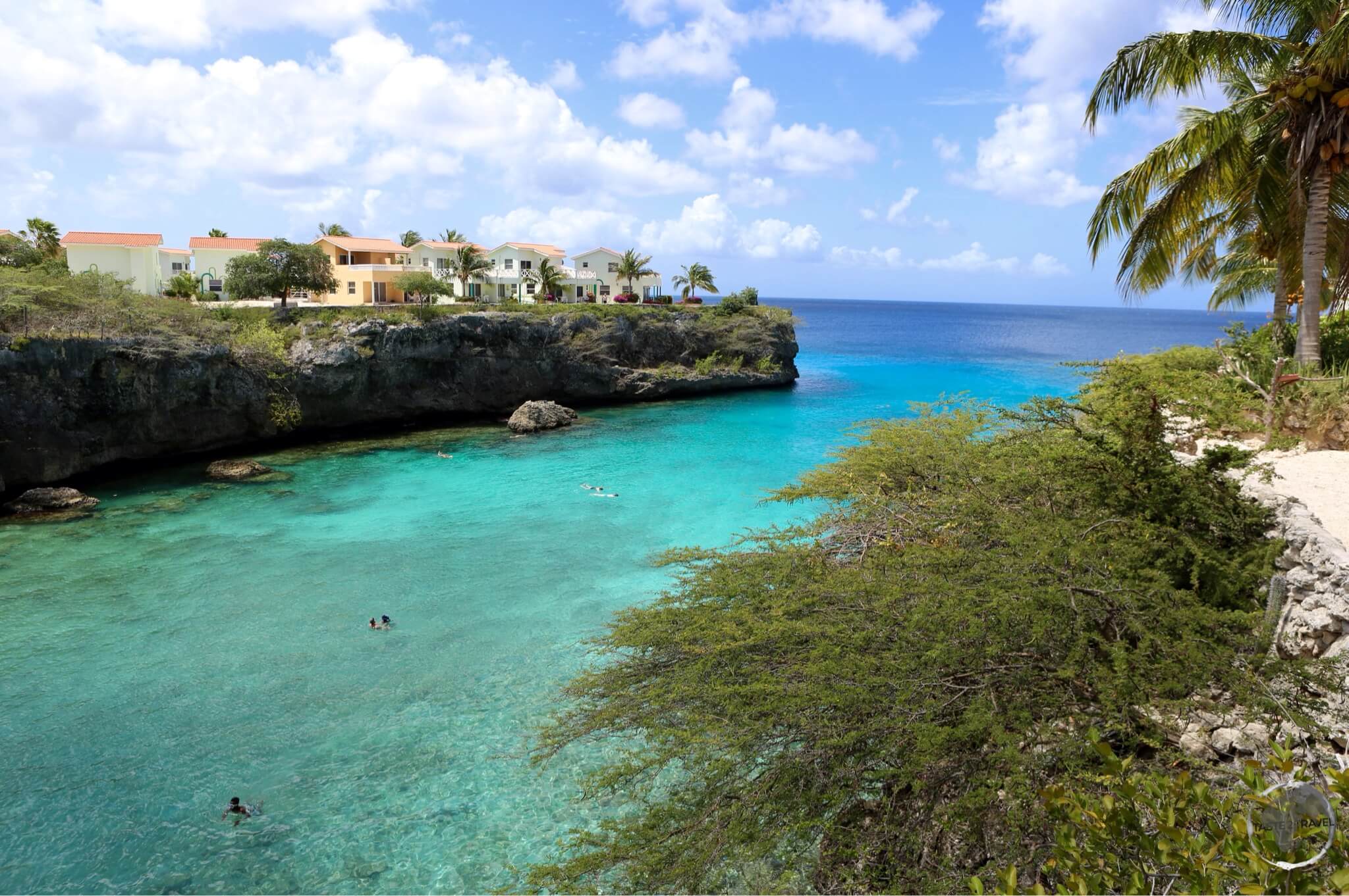 The protected waters of Playa Lagun are popular with families and provide excellent snorkelling.