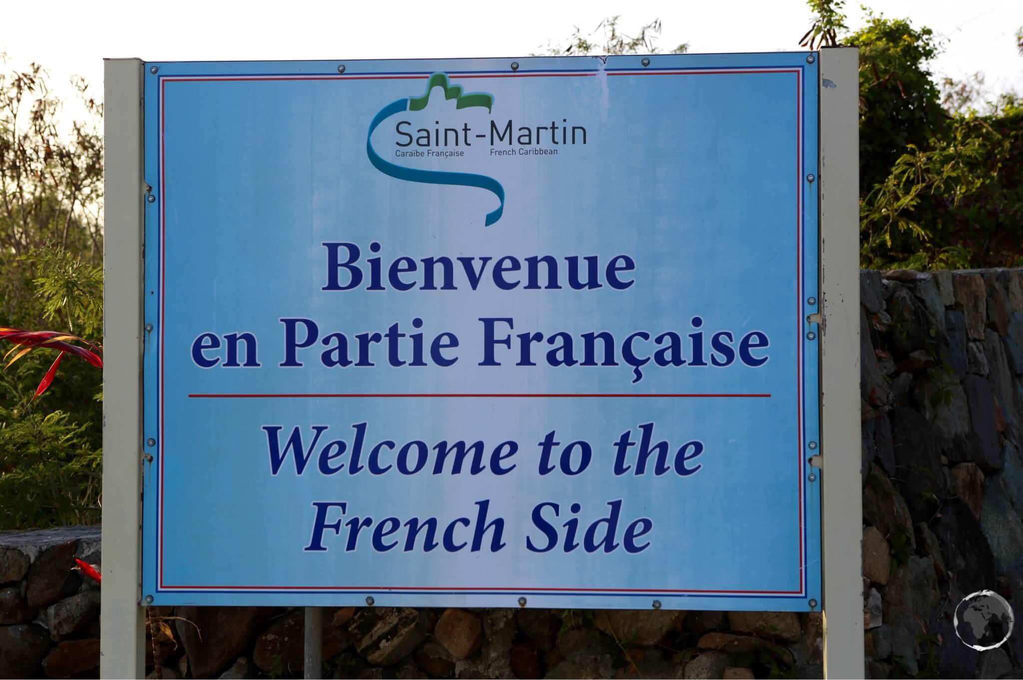 A much more subdued (boring!) 'Welcome' sign on the French side of the border.