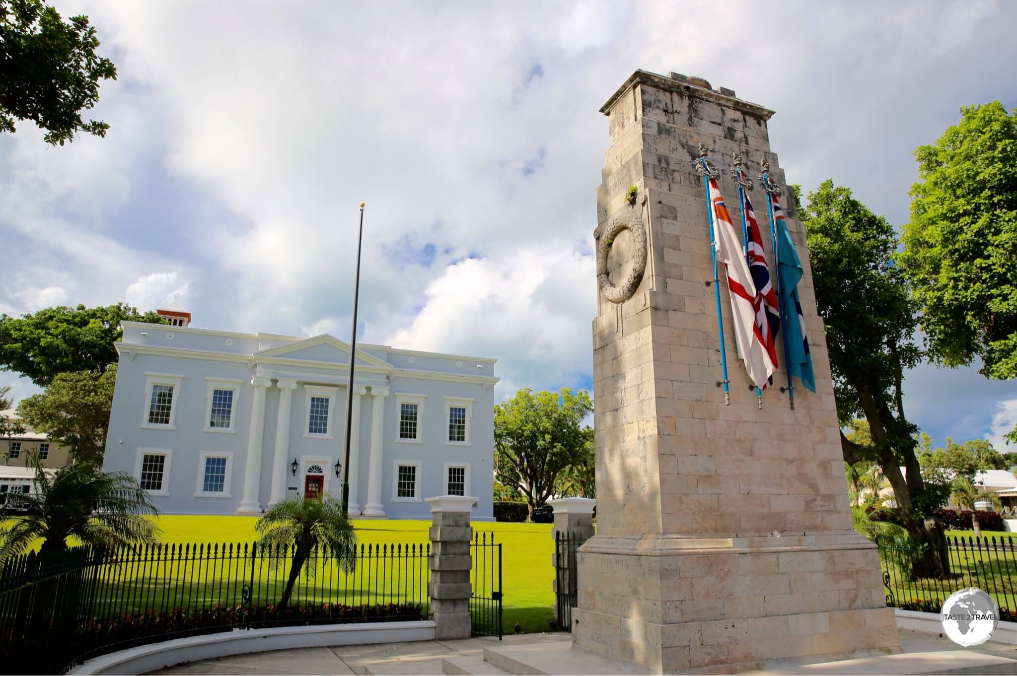 The Cenotaph and the Cabinet Building in Hamilton.