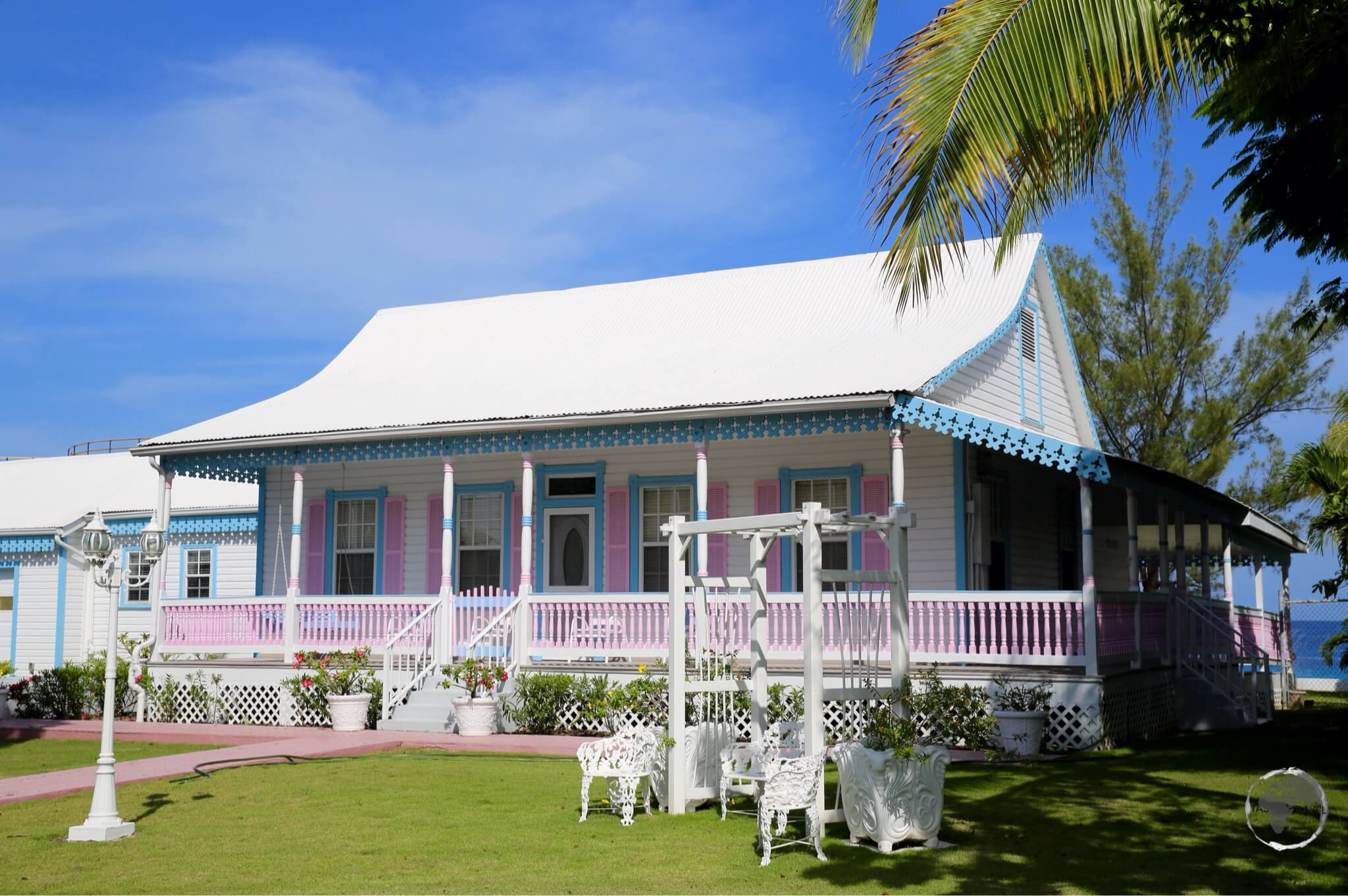 A typical Cayman cottage in George Town.