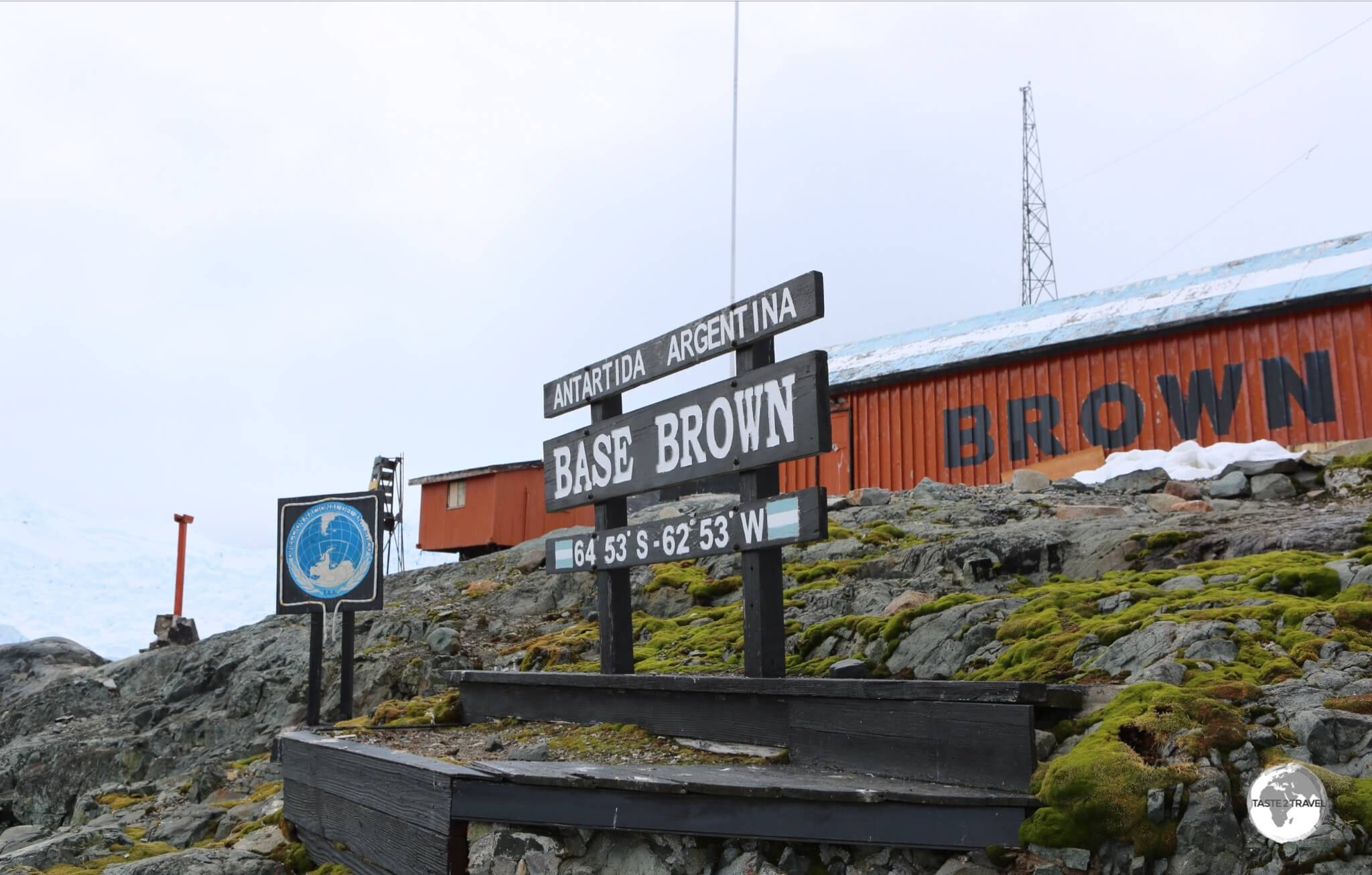 A visit to the Argentine <i>Base Brown</i>, in Paradise bay, allowed us to finally step ashore the continental landmass of Antarctica.