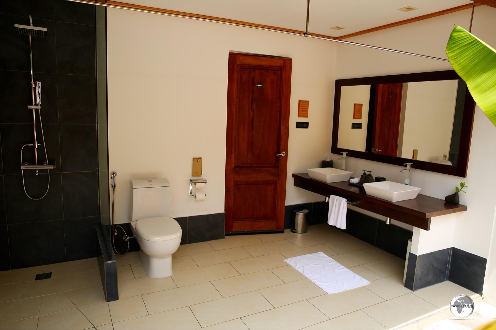 My semi-outdoor bathroom at Vilamendhoo, well-ventilated and spacious. 