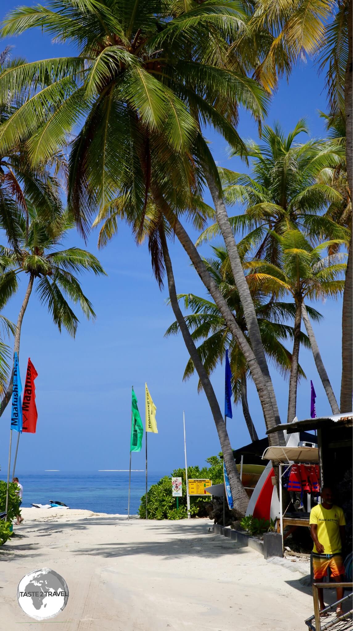 All the streets on Maafushi Island are sandy laneways. 