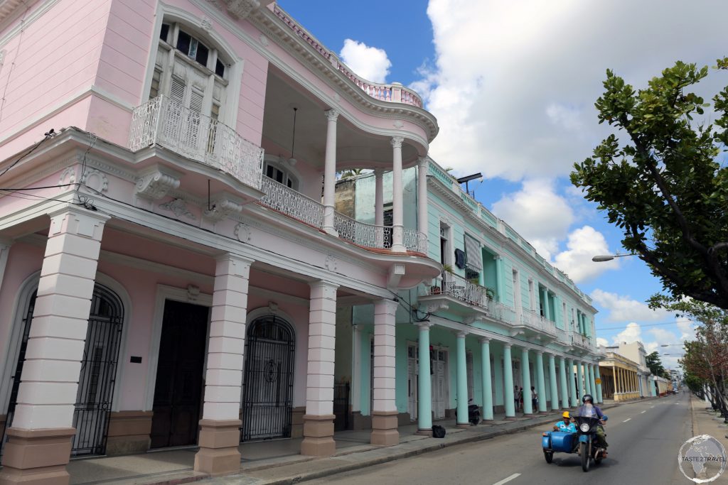 Neoclassical mansions built by French settlers line the Paseo del Prado.