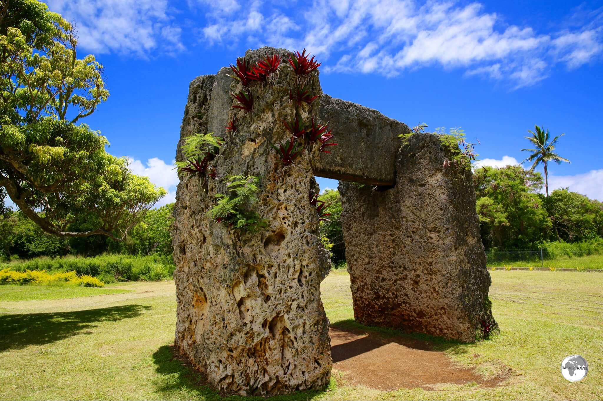 The #1 sight in Tonga - the impressive "Haʻamonga ʻa Maui" (the Stonehenge of the Pacific).