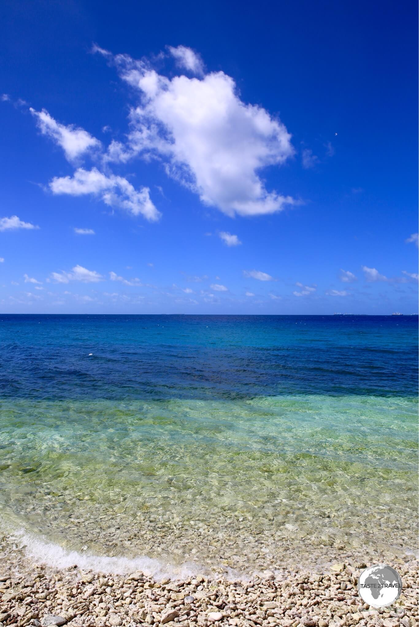 A view of the Pacific Ocean from Funafuti, with a drop-off very close to shore. 