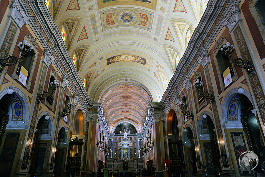 The imposing interior of Belém Cathedral.