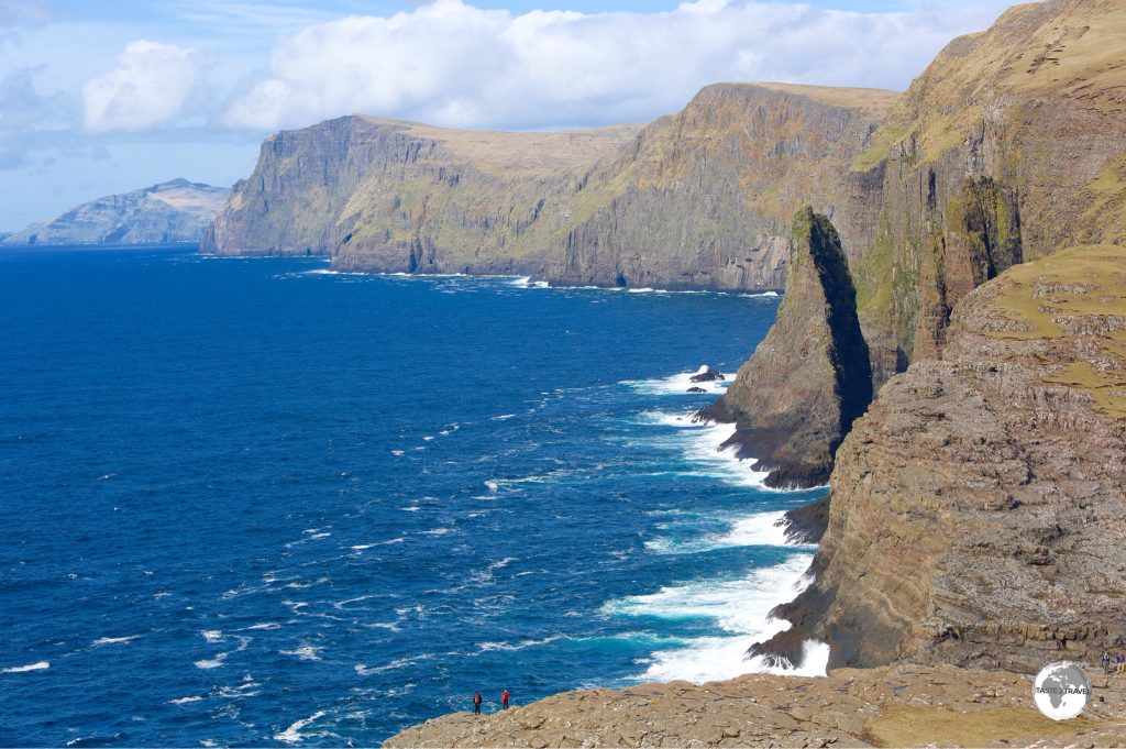 A view along the incredible Vagar coast from above Leitisvatn. 