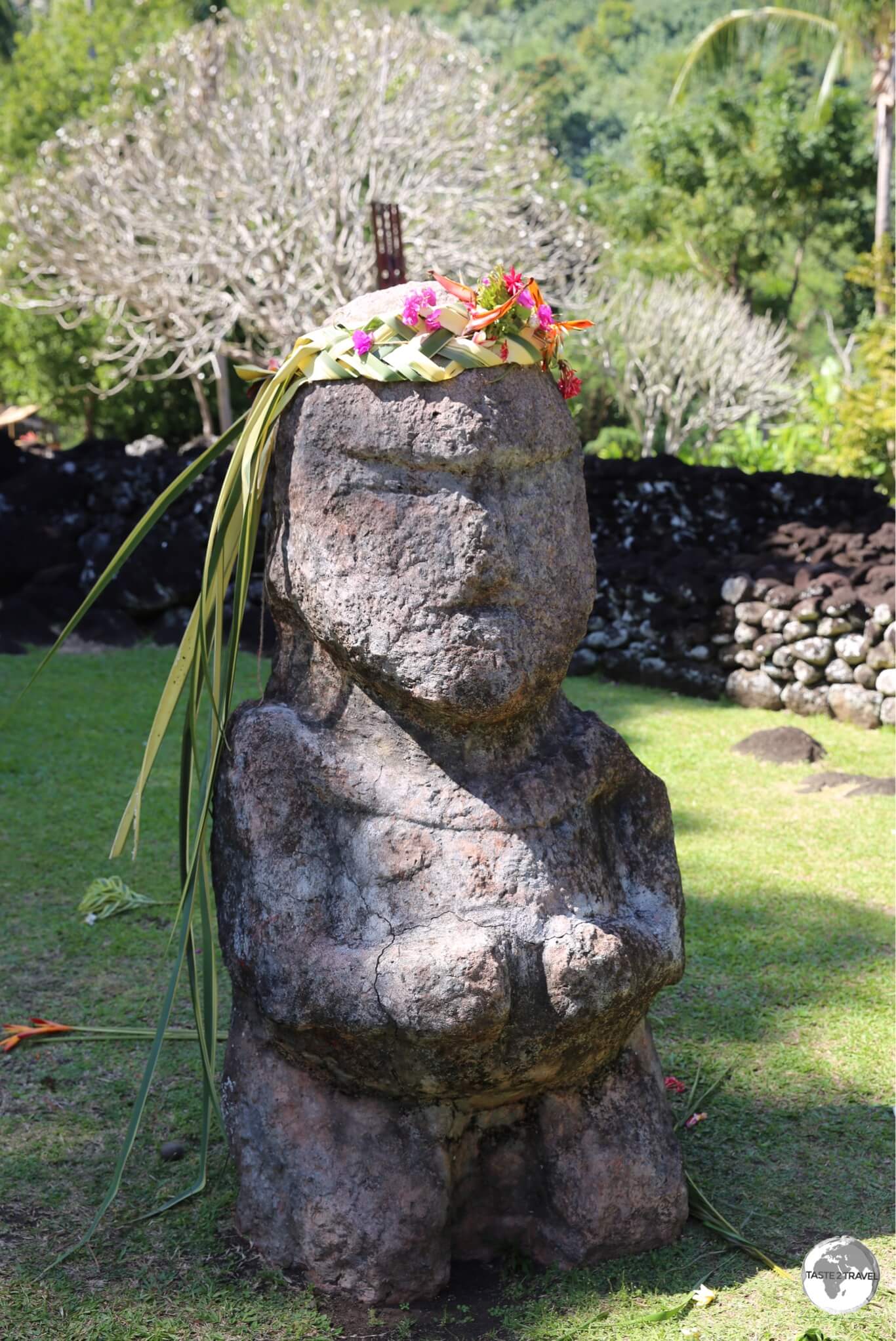 A Tiki at the entrance to the Arahurahu Marae.