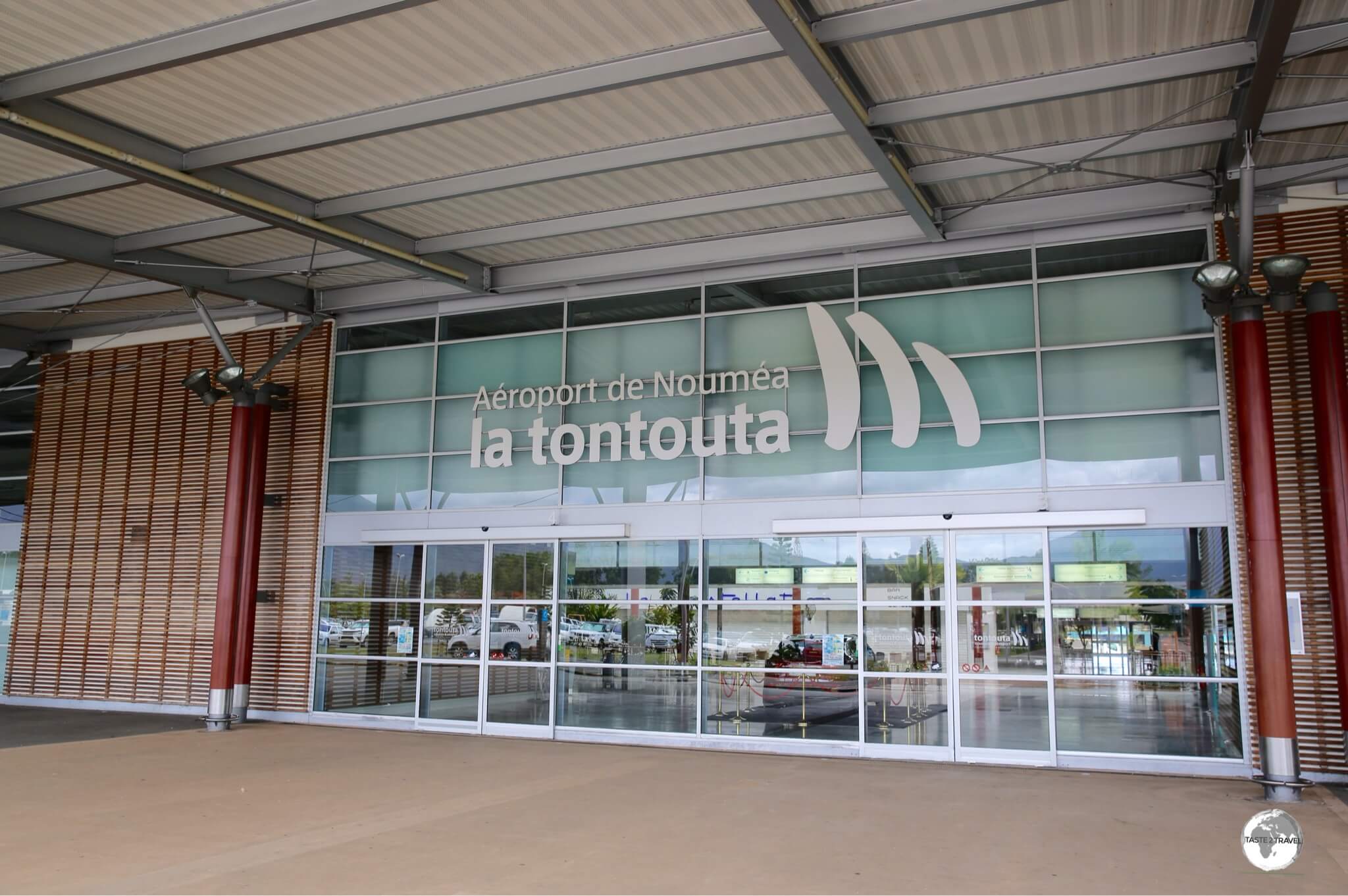 Located on the north coast, 50-km north of Noumea, the very quiet La Tontouta airport is the international gateway to New Caledonia. 