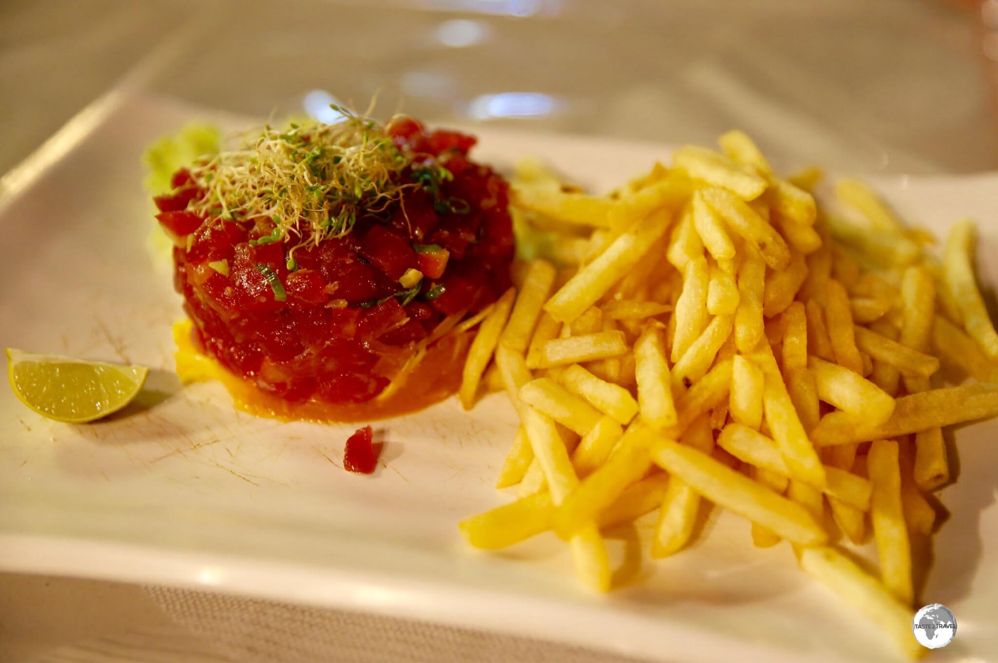 Tuna Tartare and French Fries, served up at a waterfront <i>Roulotte</i> in Papeete.