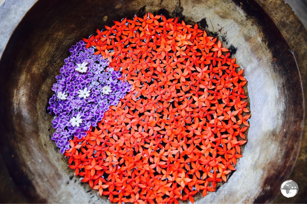 The Samoan flag as a floral arrangement at the Sheraton Beach Resort.