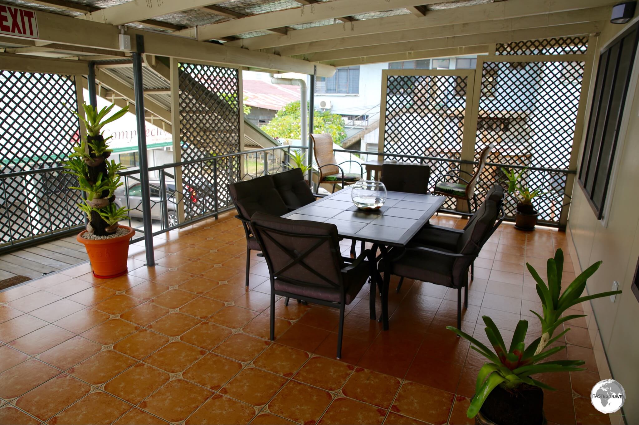 The outdoor common area at Talofa Inn.