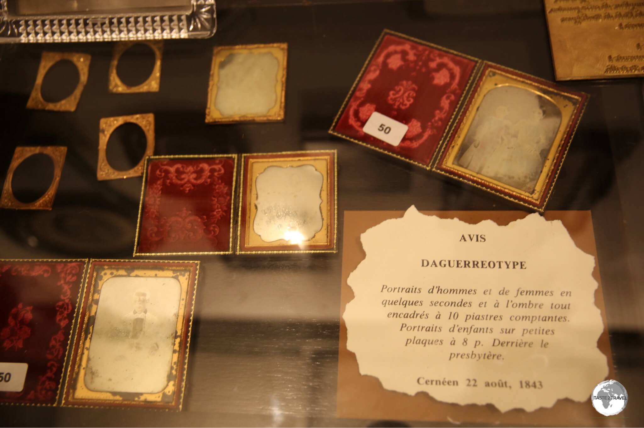 The first photos made in Mauritius were these Daguerreotypes which date from 1843. 