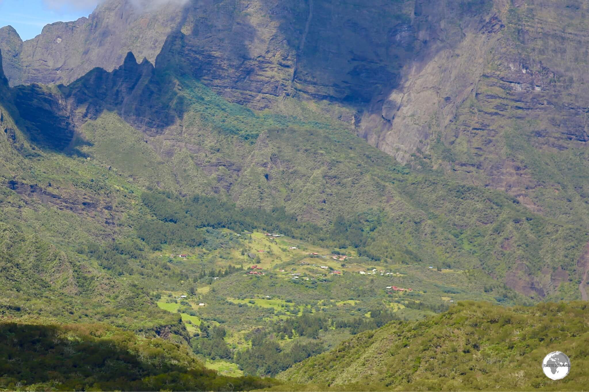 A view of the settlement of <i>La Nouvelle</i>, the largest in the Cirque de Mafate, as seen from the <i>Col des Bœufs</i> pass.