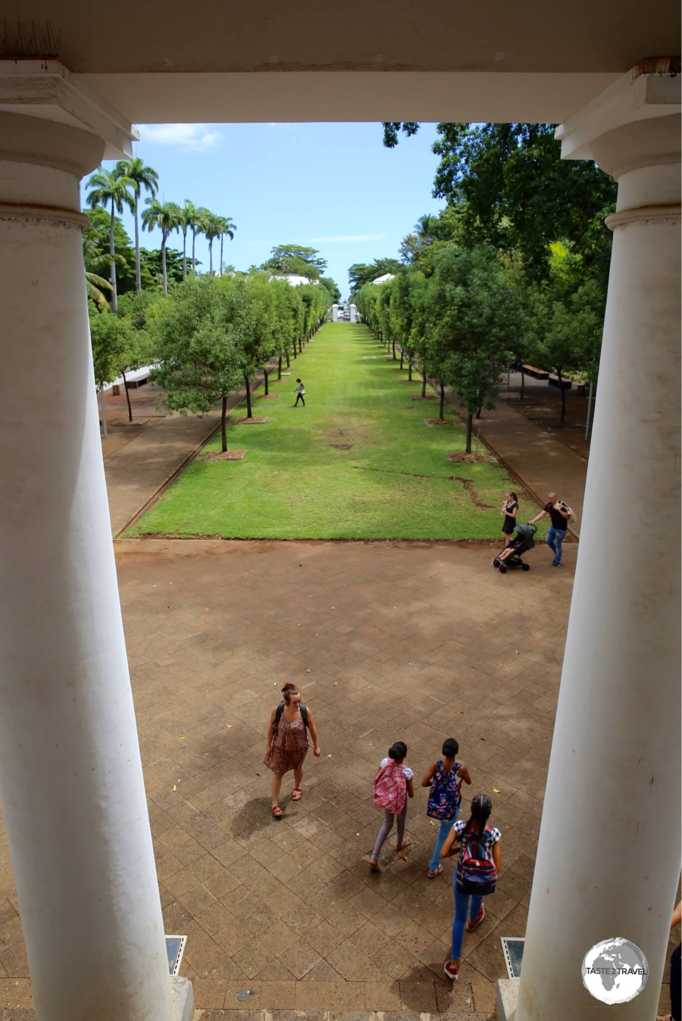 A view of the Jardin de l'Etat from the <i>Muséum d'Histoire Naturelle.</i>