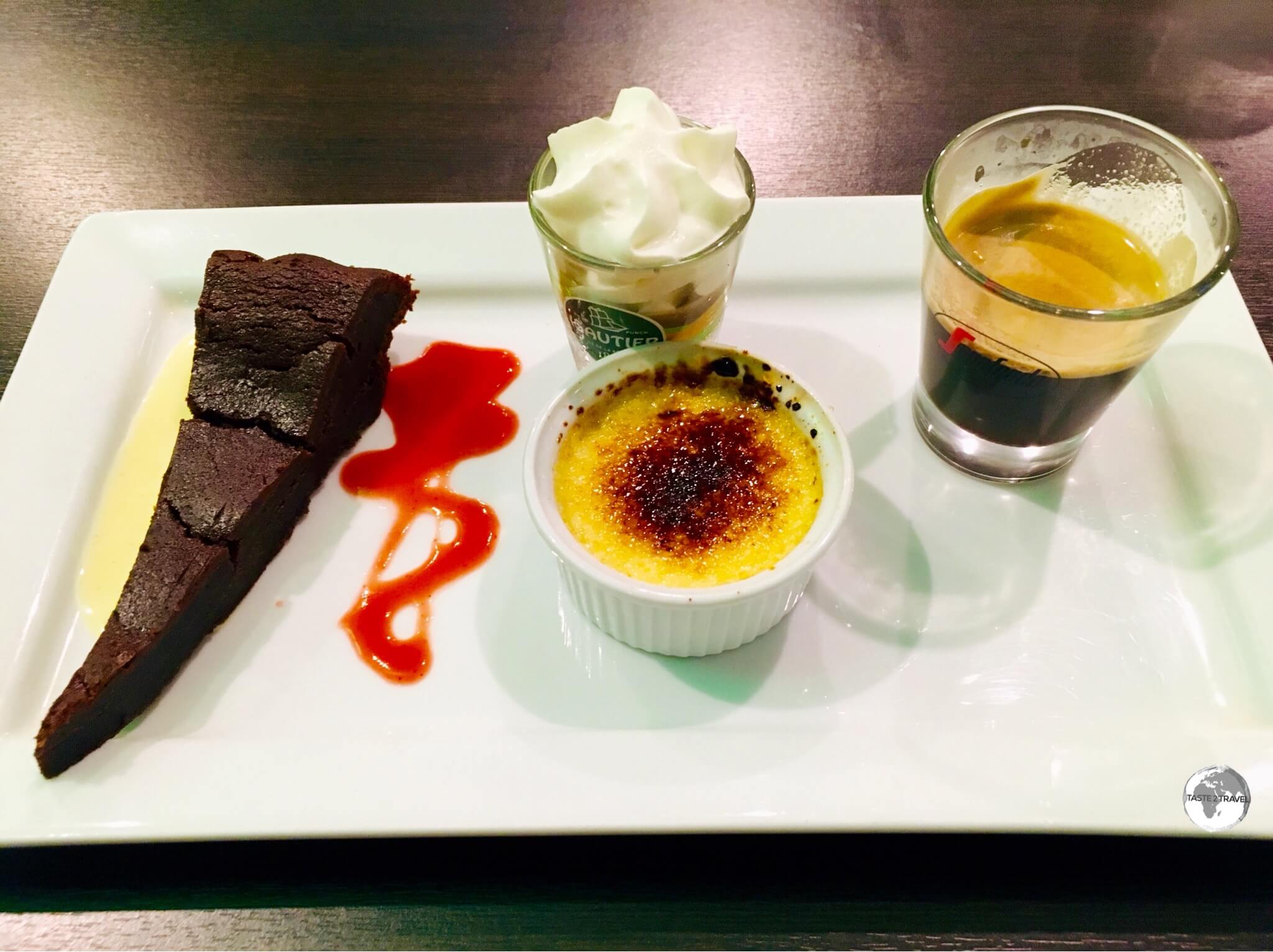 <i>Café gourmand</i>, a selection of desserts, is a popular dessert choice on Réunion.