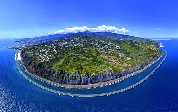 An artist impression of the Nouvelle Route du Littoral.