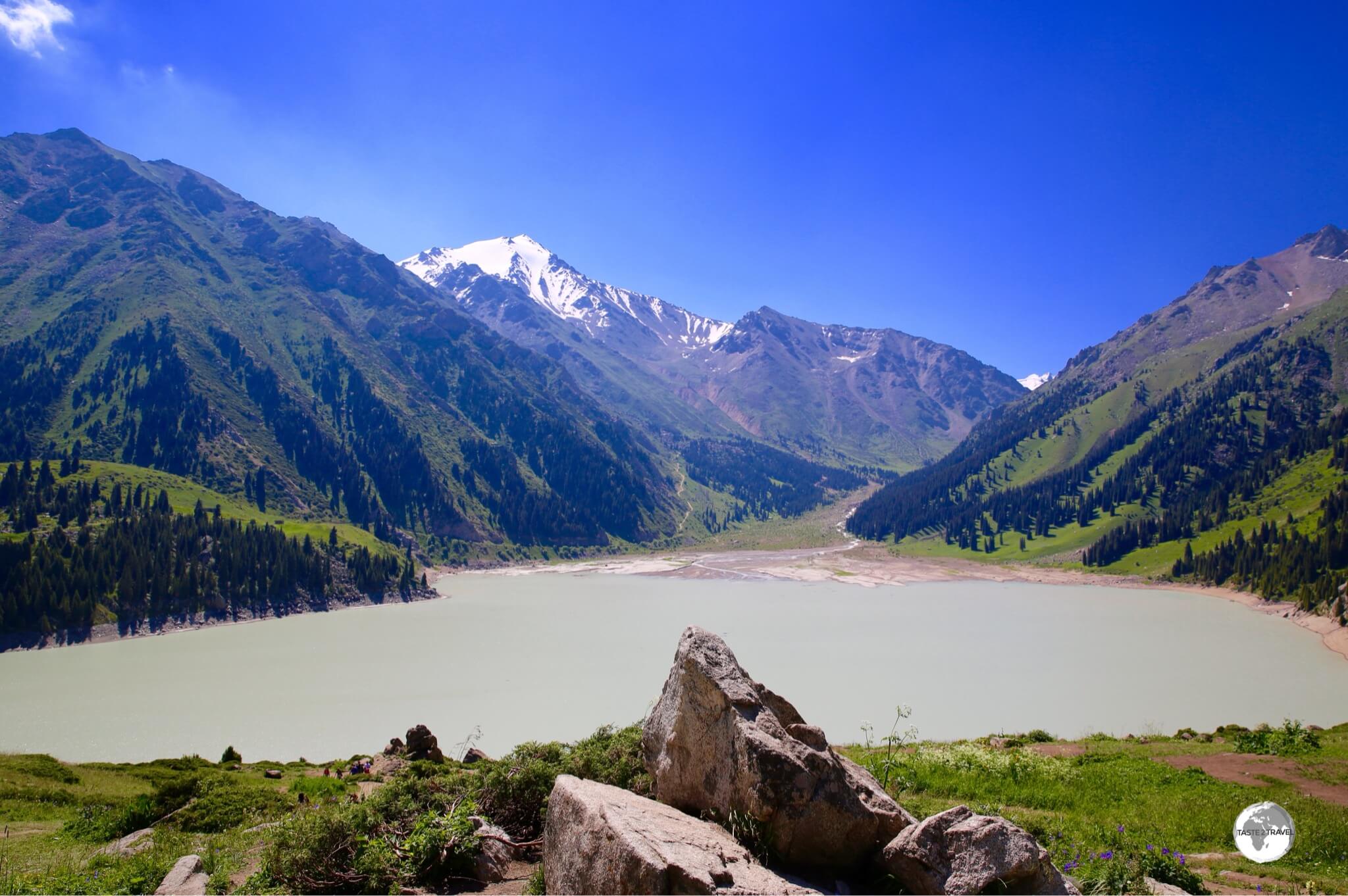 Stunning views are to be found everywhere at Big Almaty Lake. 