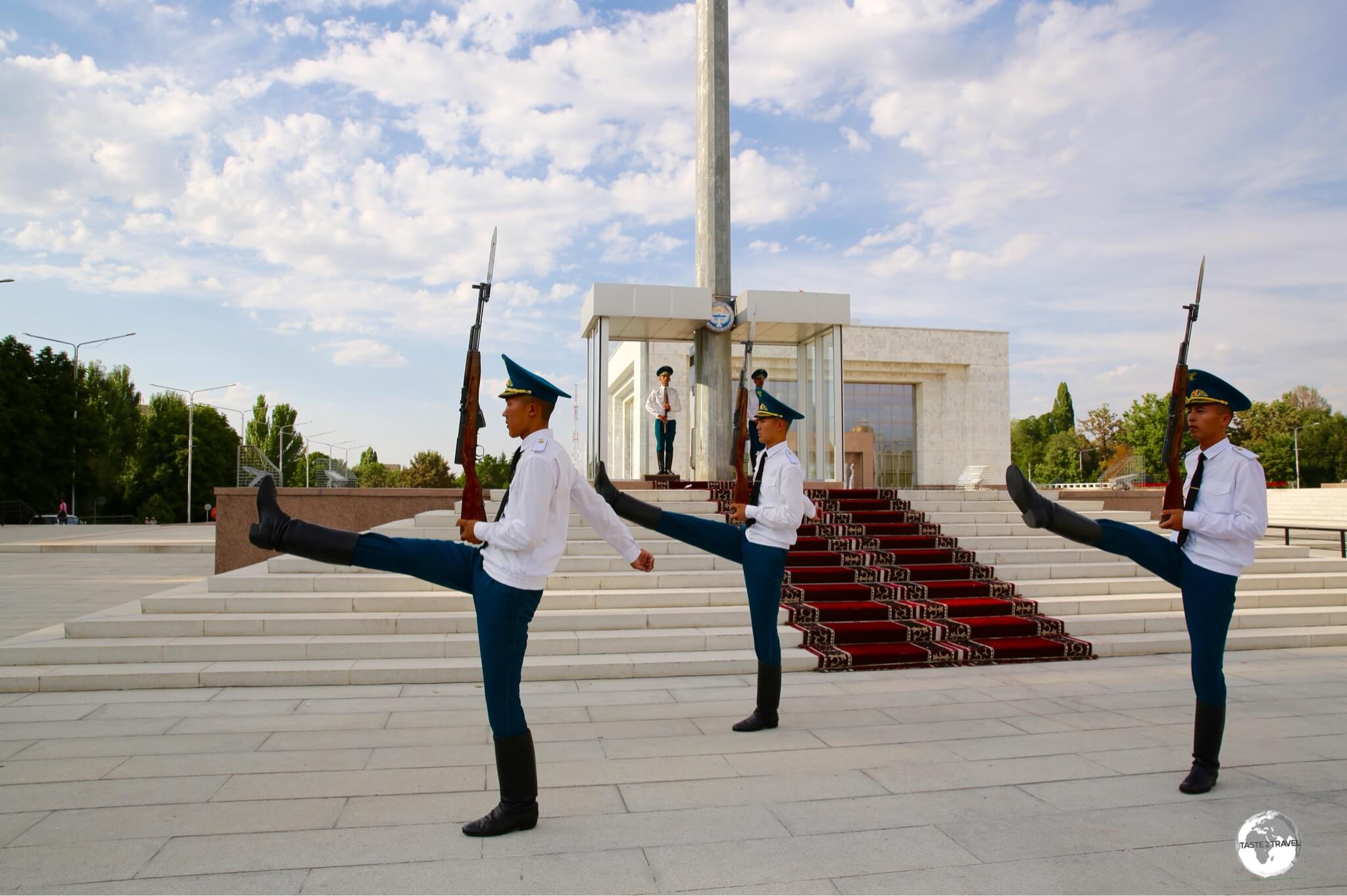 Goose-stepping guards, from the National Guard of the Armed Forces, returning to their base.