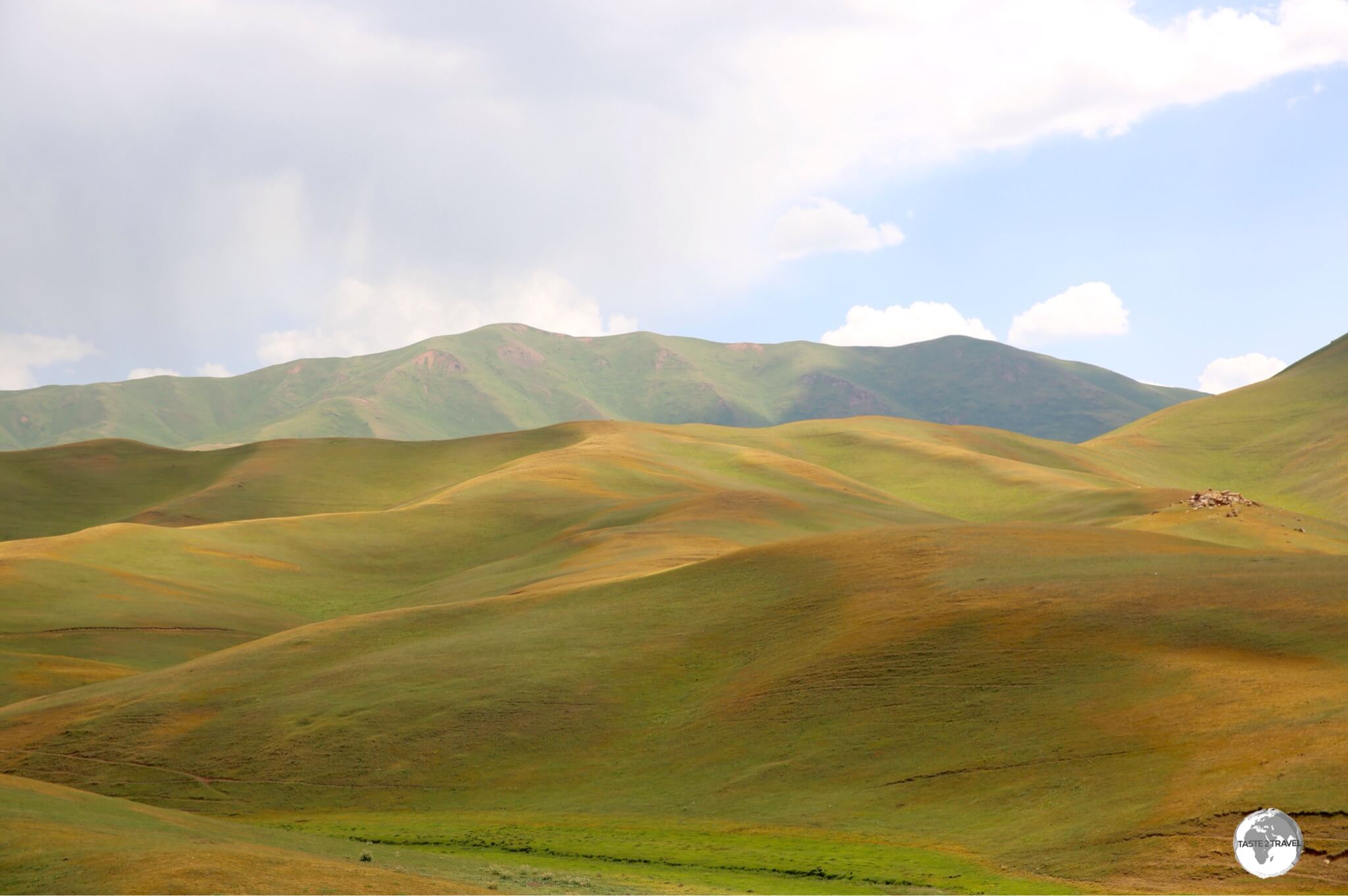 Green hills on the way to lake Son-Kul.