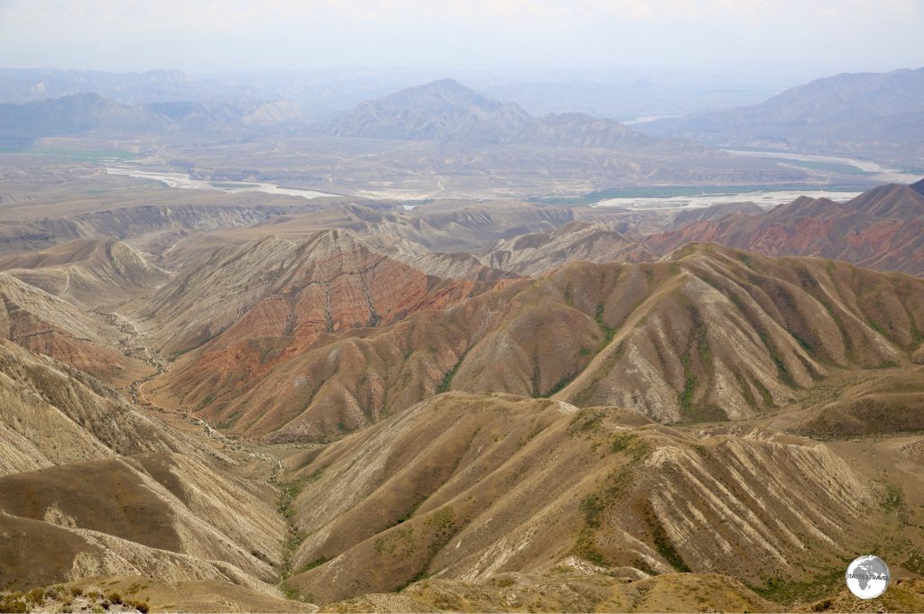 Spectacular views from the road to Kazarman.