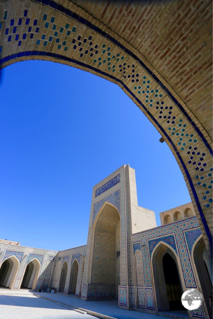 Constructed in the fifteenth century, the Kalyan mosque is built around a rectangular courtyard.