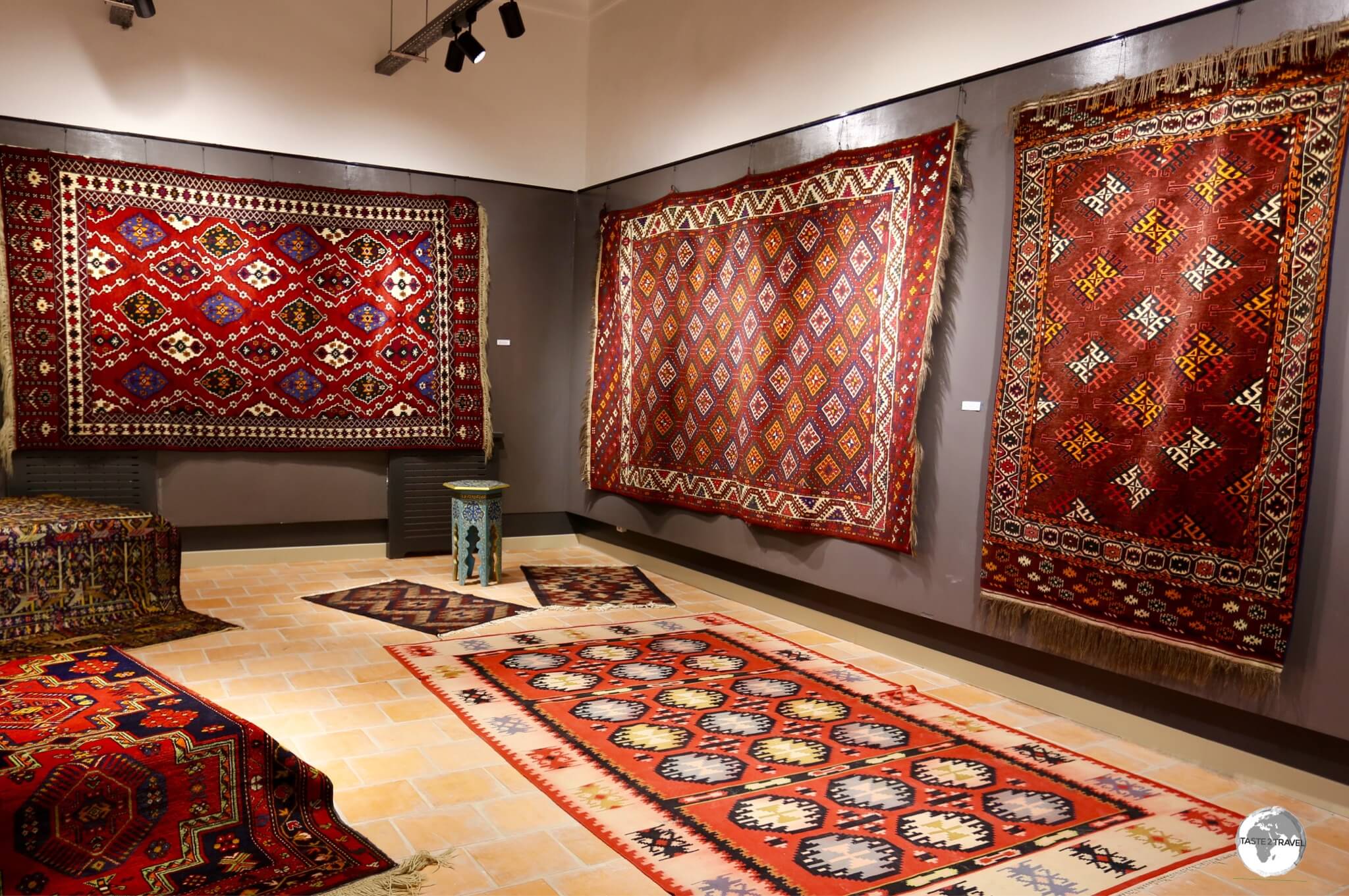 Uzbekistan Travel Guide: The carpet gallery at the Nurullaboy Saroyi museum. 