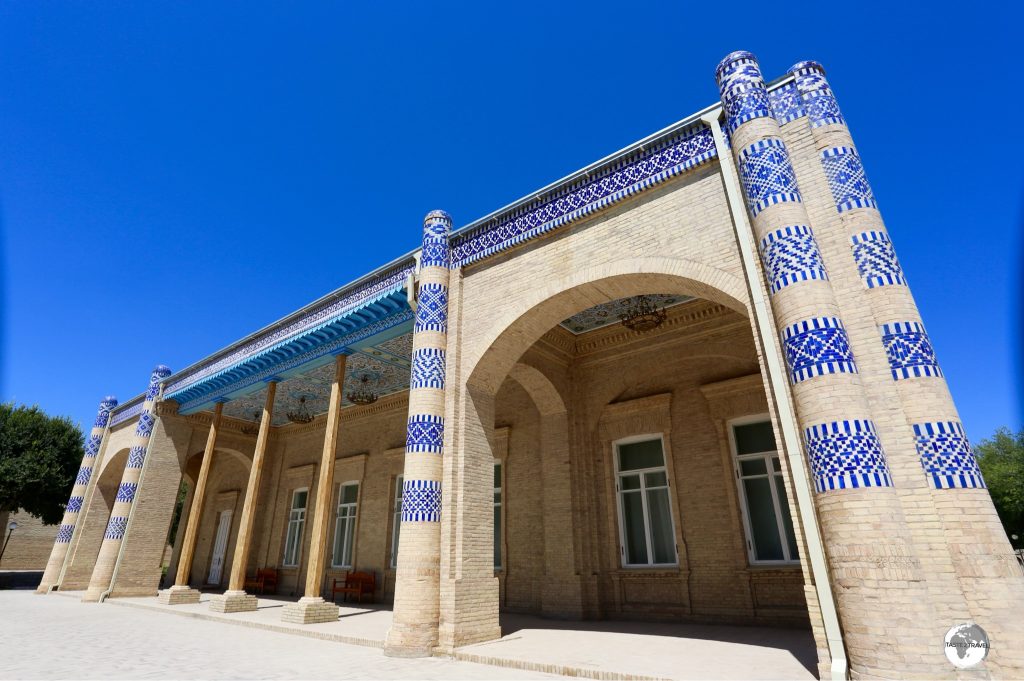 The main palace building at Nurullaboy Saroyi.