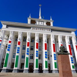 The Dom Sovetov (House of Soviets), serves as the Tiraspol City Hall and is fronted by a bust of Lenin.