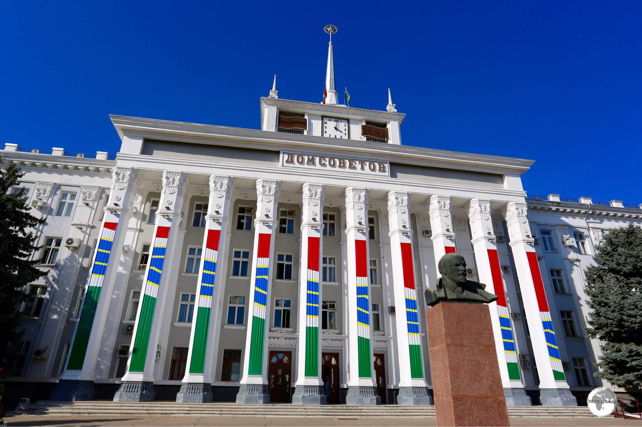 The Dom Sovetov (House of Soviets), serves as the Tiraspol City Hall and is fronted by a bust of Lenin. 