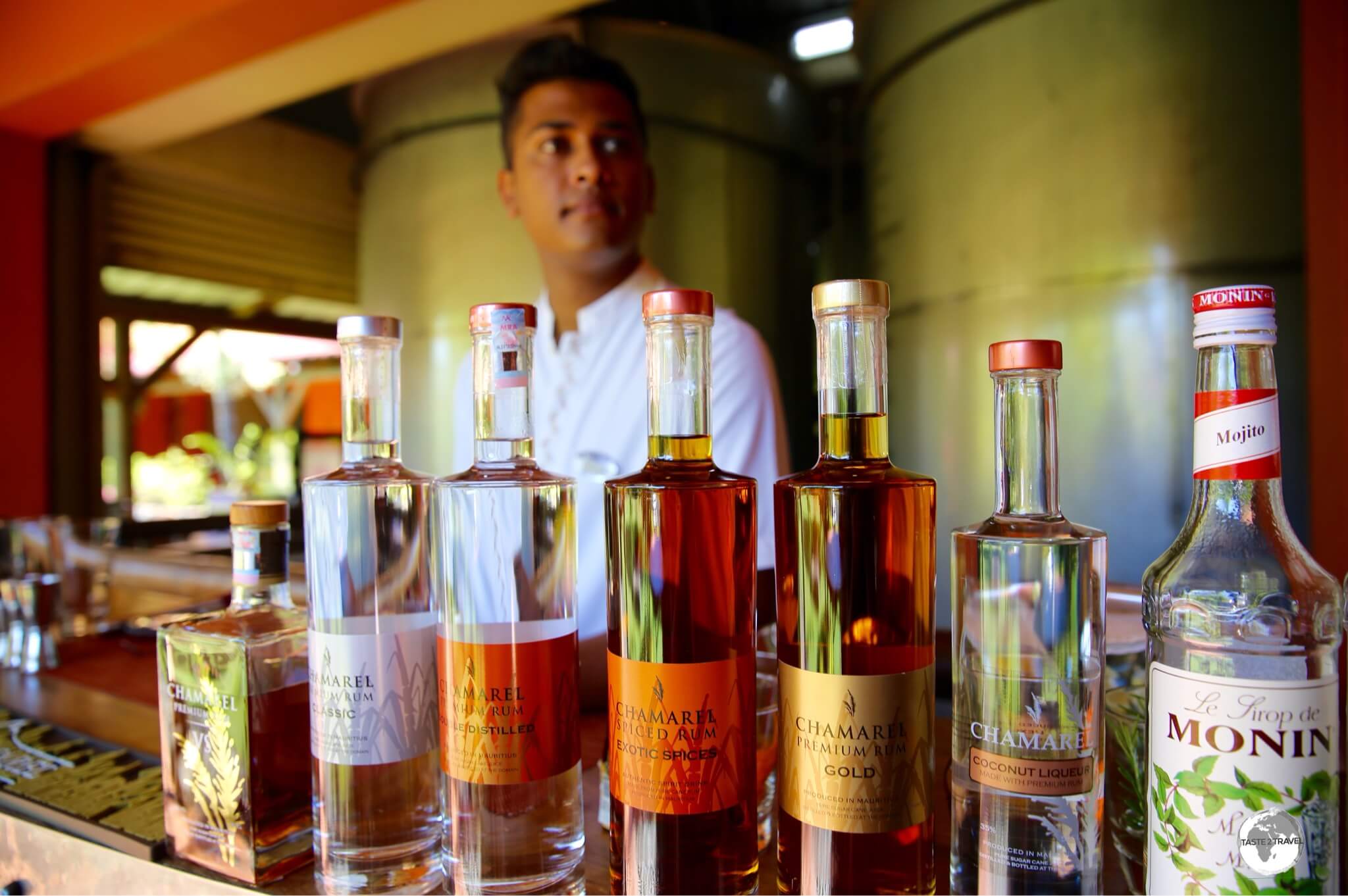 The barman at the Rhumerie de Chamarel - everyone's best friend! 