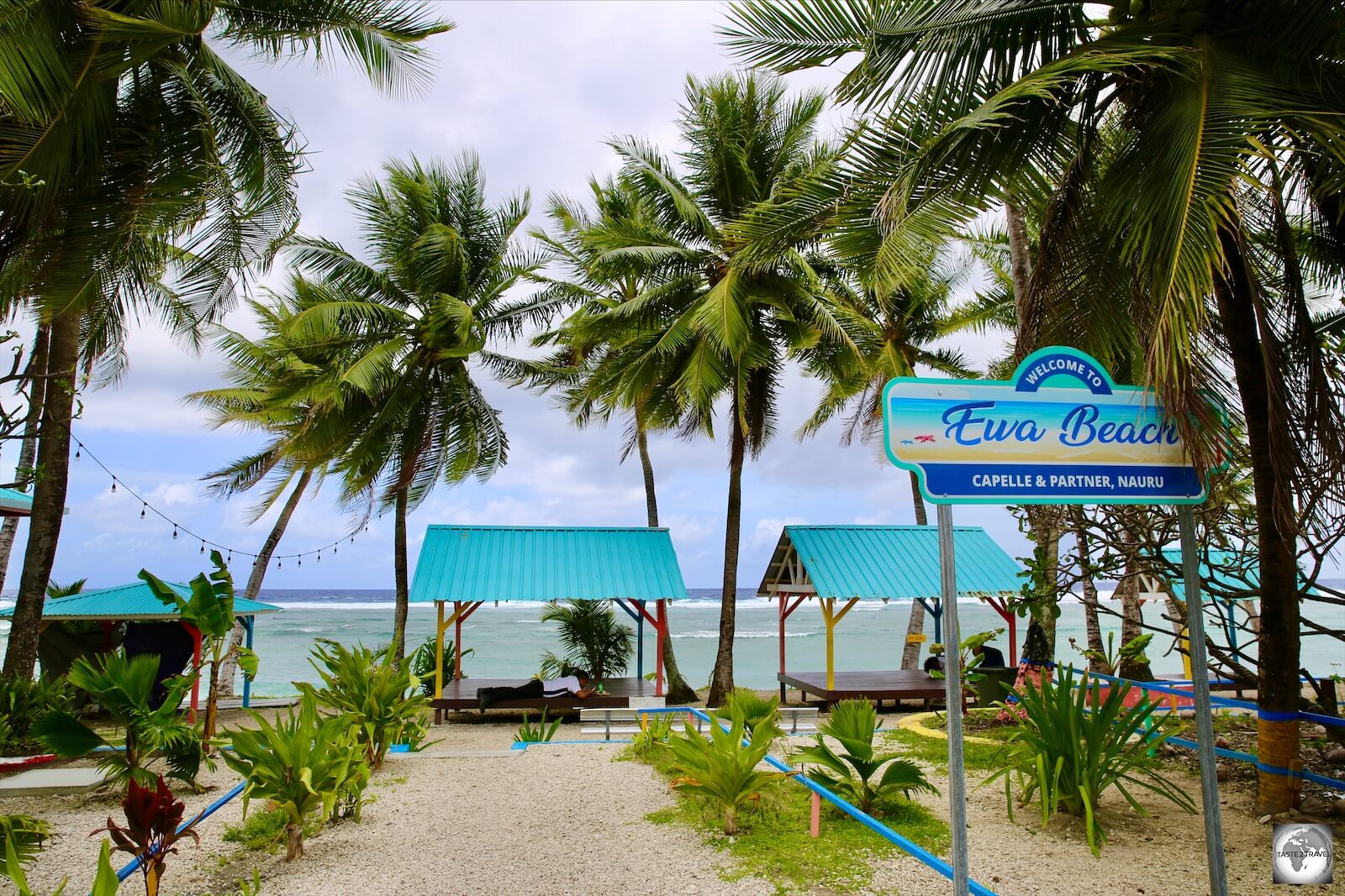 Located opposite the Capelle &amp; Partner complex, Ewa beach is an ideal place to enjoy your takeaway meal or coffee from the Tropicana cafe.