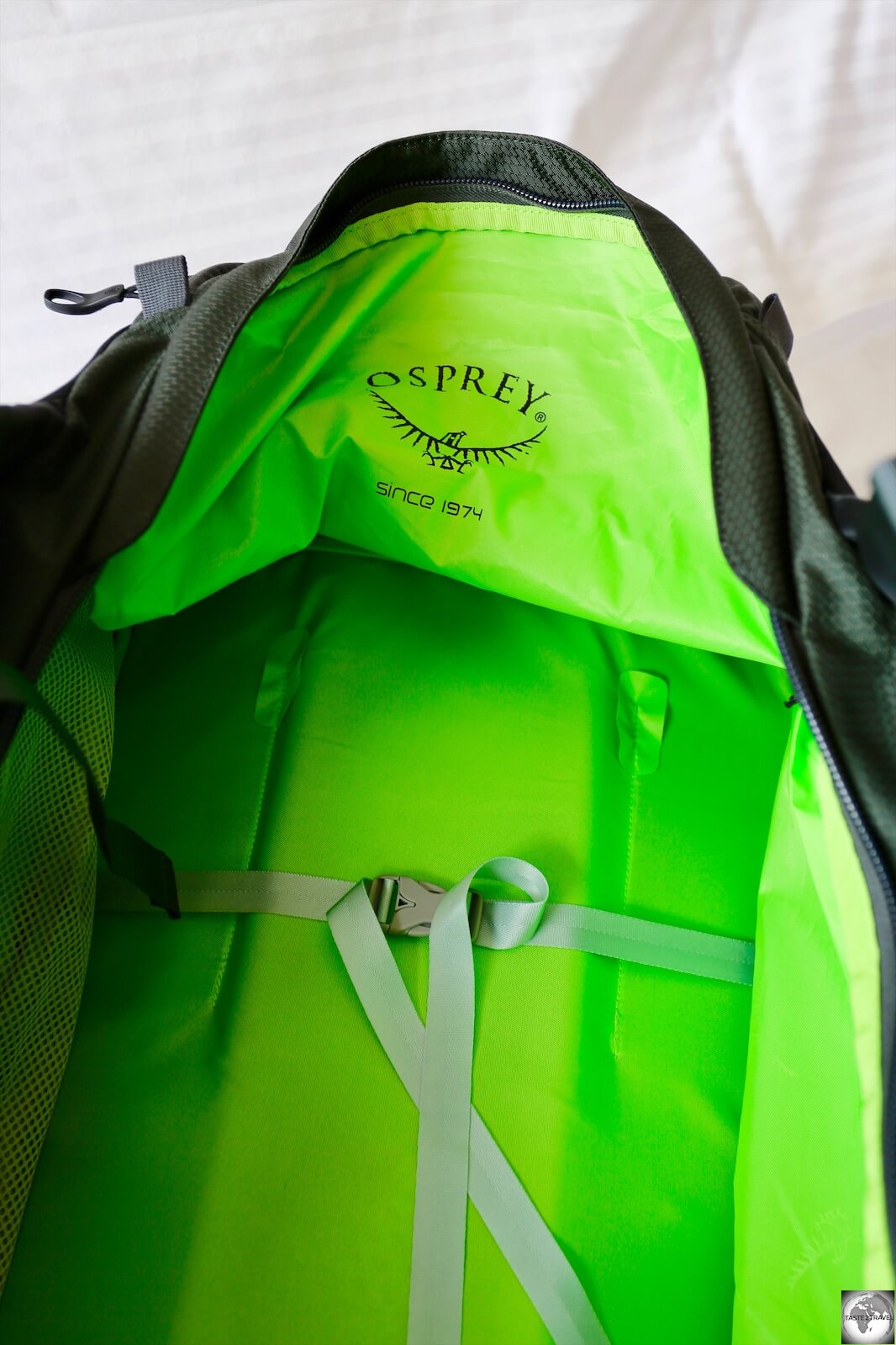 An interior view of the Osprey Sojourn with the stiffened zipper path allowing for easier packing.