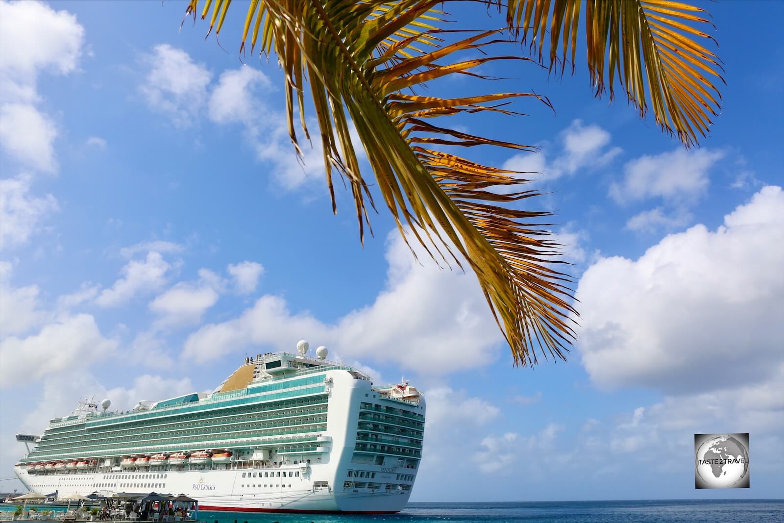 A P&O cruise ship docked at Kralendijk.