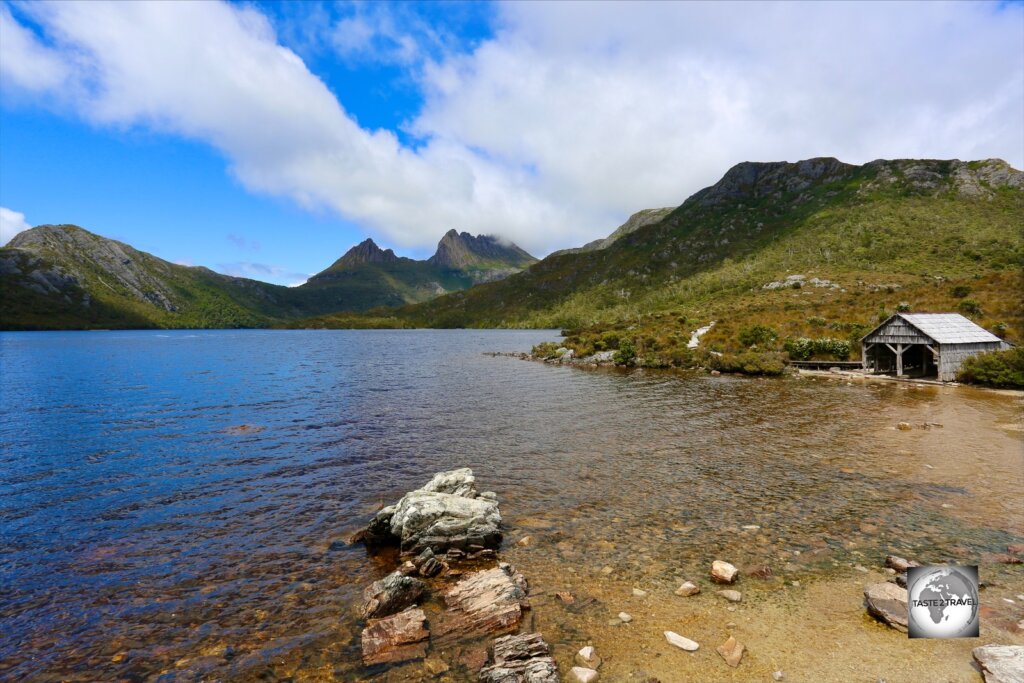 A view of Cradle mountain from the shores of Dove lake.