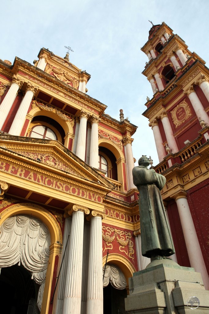 Rebuilt in 1759 after a fire destroyed the original building, the Iglesia San Francisco is Salta's most prominent sight.