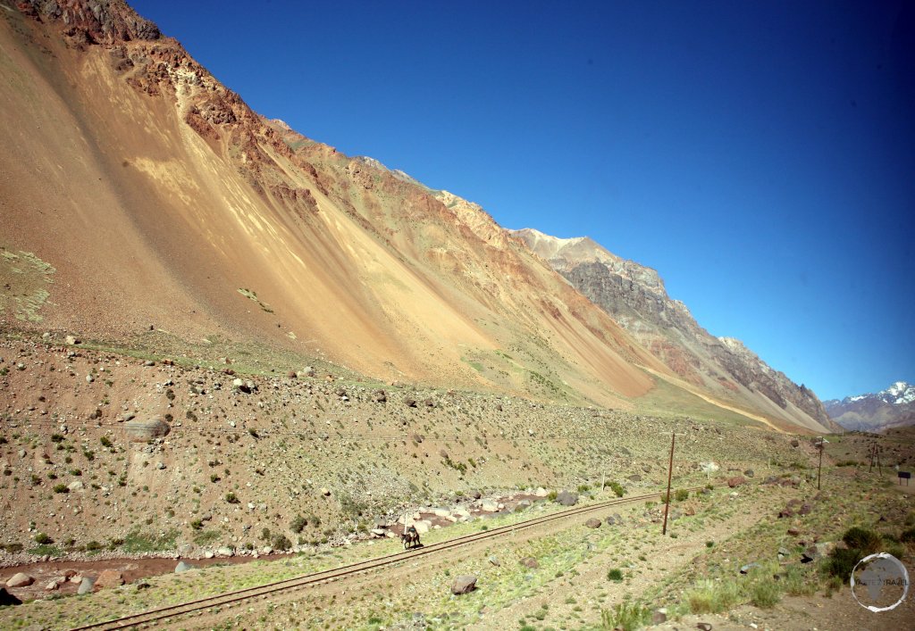 Crossing the Andes mountains, from Mendoza city in Argentina to Santiago in Chile, via the Paso Internacional Los Libertadores border crossing.