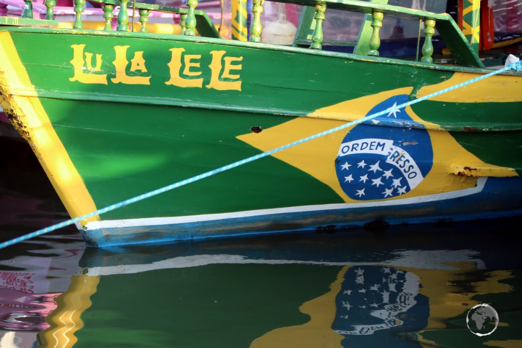 Located on the Costa Verde (Green Coast), a lush green corridor that runs along the coastline of the state of Rio de Janeiro, Paraty is a popular tourist town.