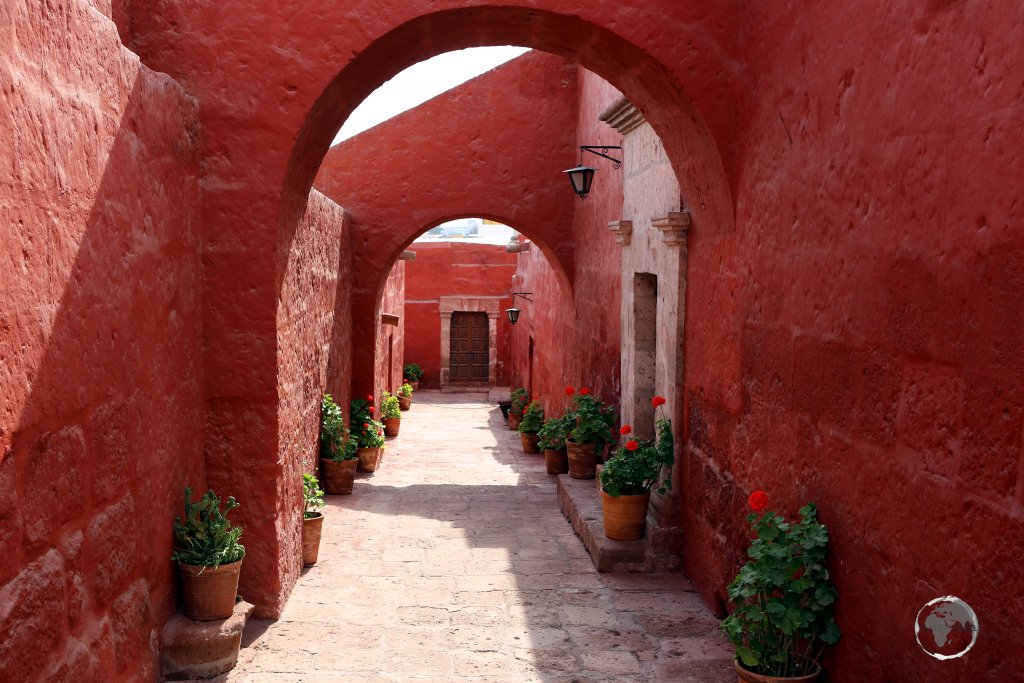 The Convent of Santa Catalina de Siena served as a cloister for Dominican nuns from the sixteenth to the eighteenth centuries, and still houses a small religious community today.