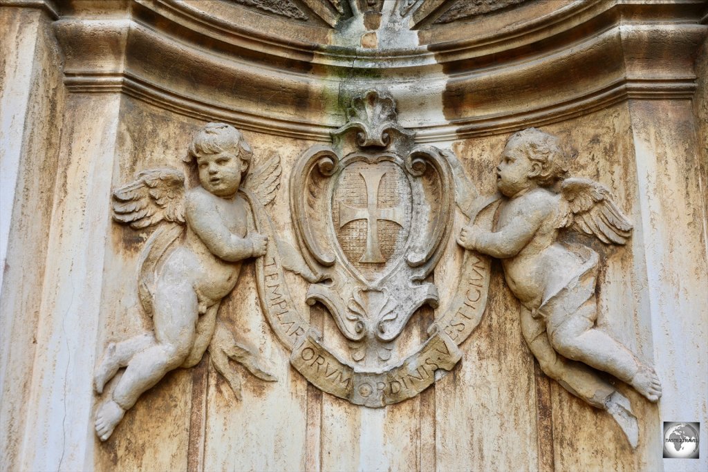 A garden fountain at the Magistral Villa.