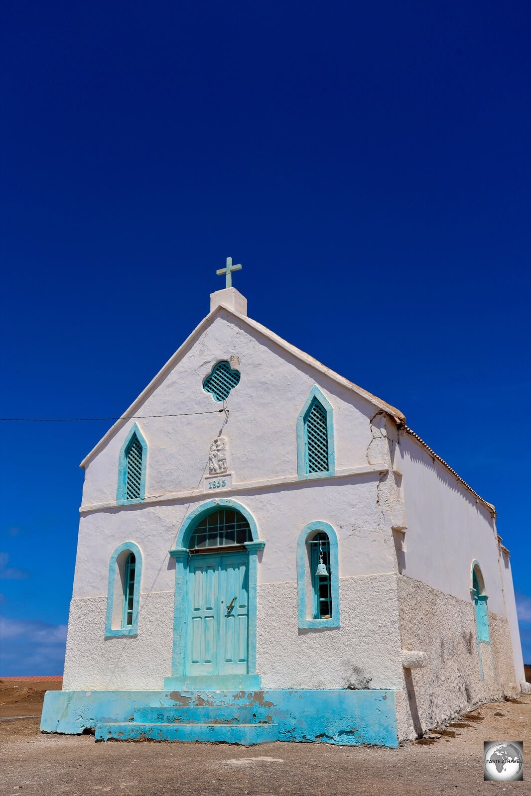 Located in Pedra de Lume, the Capela de Nossa Senhora was built in 1853 for use by the African salt workers. 