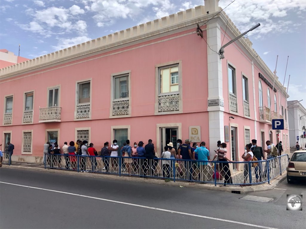 A typical queue, outside a bank in downtown Praia.