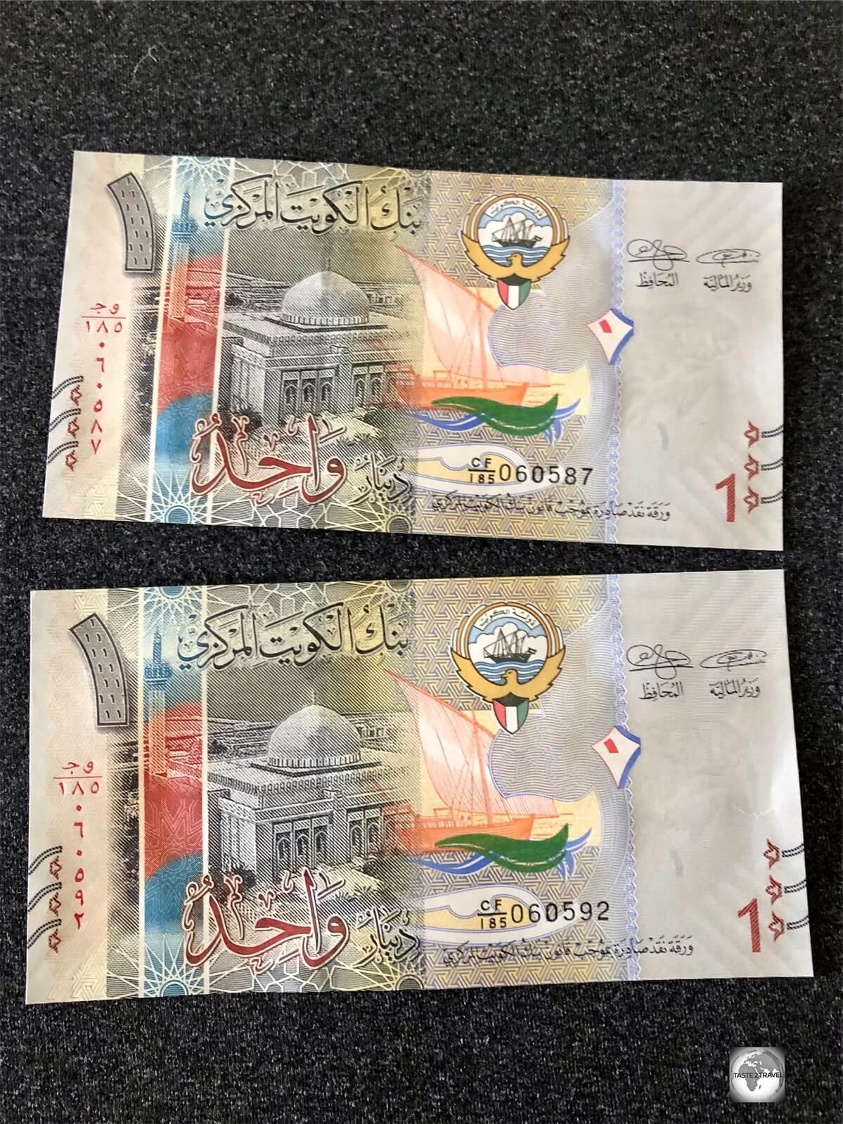 Kuwaiti one dinar banknotes. 