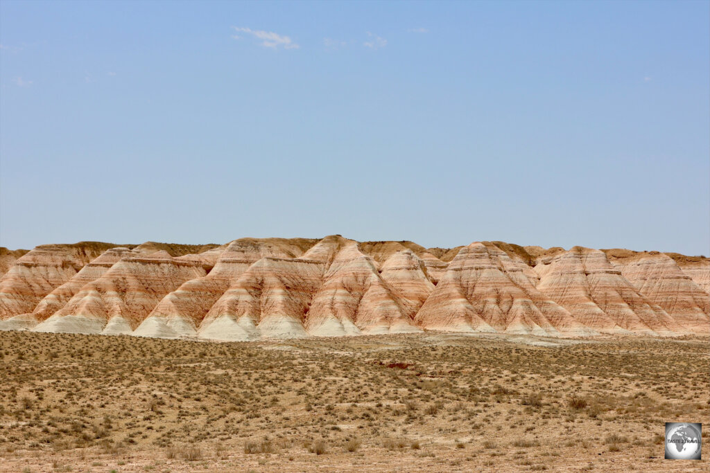 Views of the stunningly beautiful Yangykala Canyon.