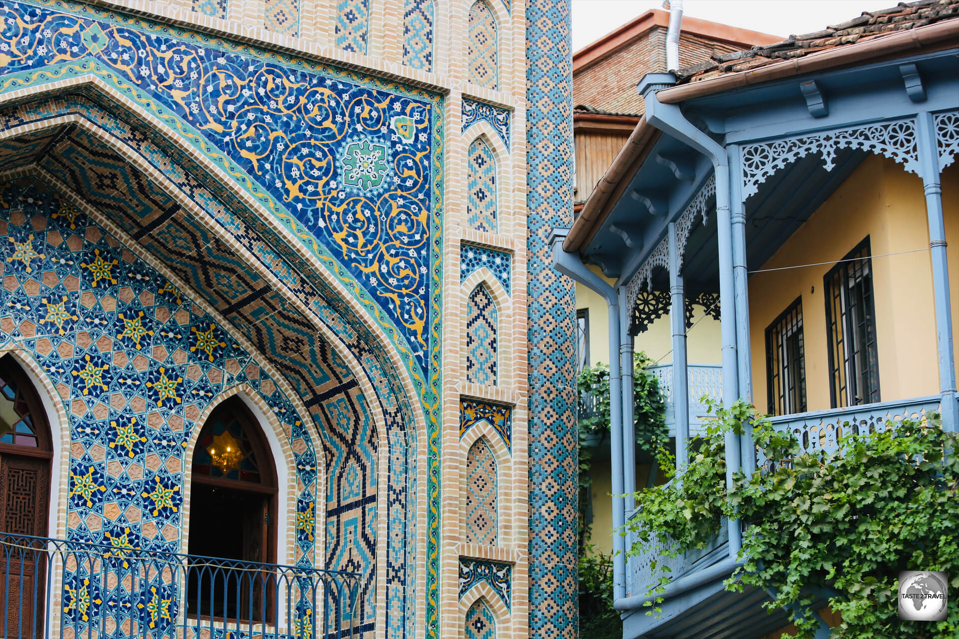 A view of the Jumah Mosque, and an adjacent house, in the old town of Tbilisi.