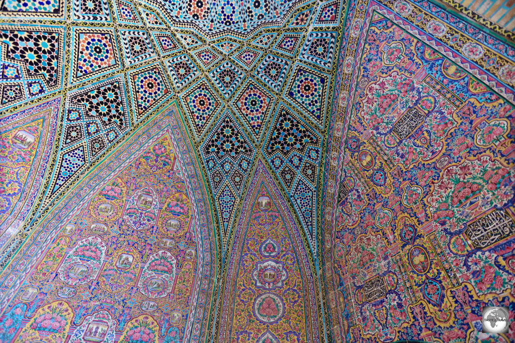 he pink colour which covers the walls of the Pink Mosque was created by craftsmen who used an expensive glaze, which included gold.