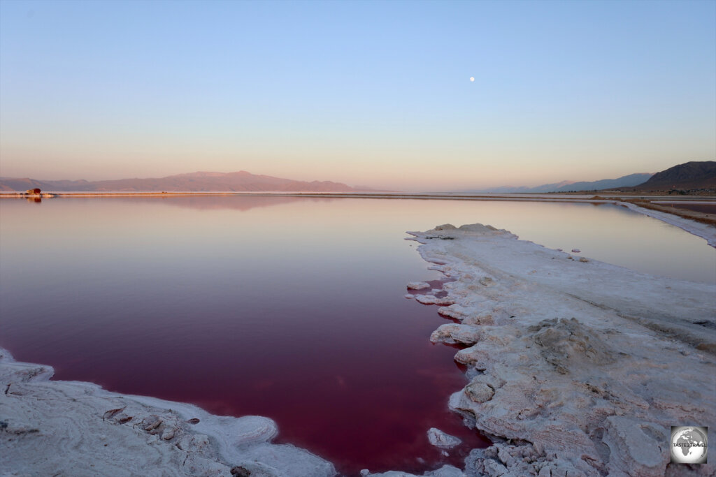 Sunset view of the very pink Maharloo Lake.